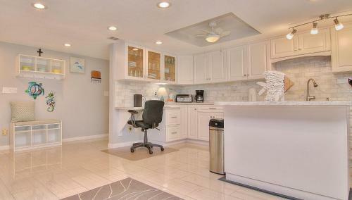 Sea Club By Teeming Vacation Rentals