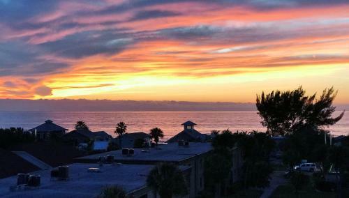 Sea Club By Teeming Vacation Rentals