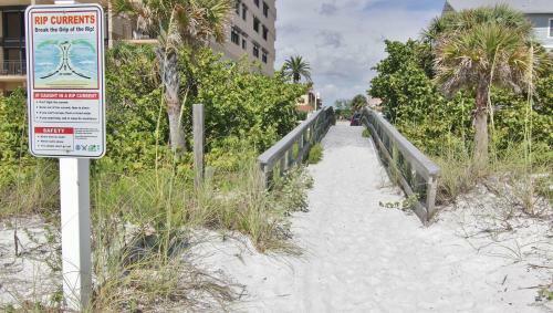 Sea Club By Teeming Vacation Rentals