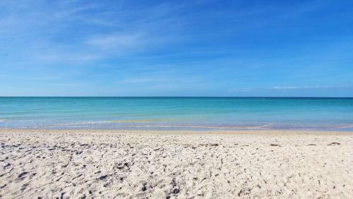 Sea Club By Teeming Vacation Rentals
