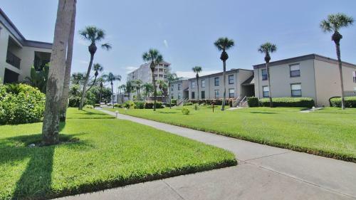Sea Club By Teeming Vacation Rentals