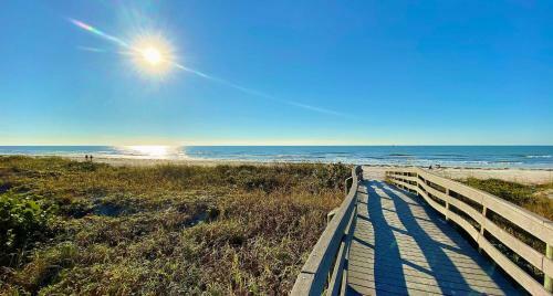 Beachside Villas 204b By Teeming Vacation Rentals