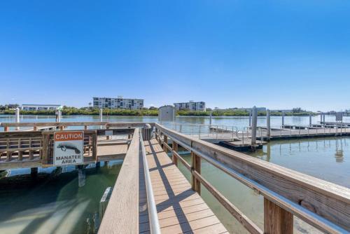 Apartamento Direct Gulf Front Unit With Gorgeous Beach Views Has Been Recently Renovated Tt203