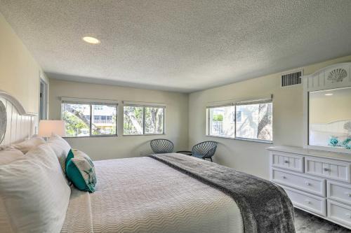 Tropical Waterfront Home Central Location!