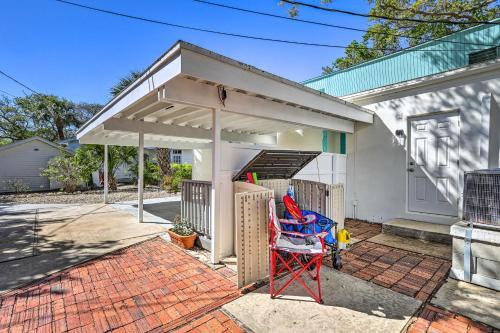 Tropical Waterfront Home Central Location!