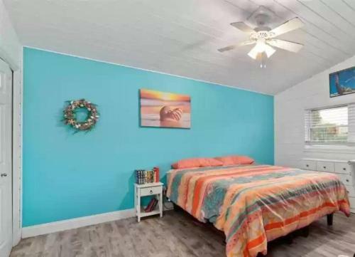 Fully Remodeled Family Beachhouse-walk To Beach.