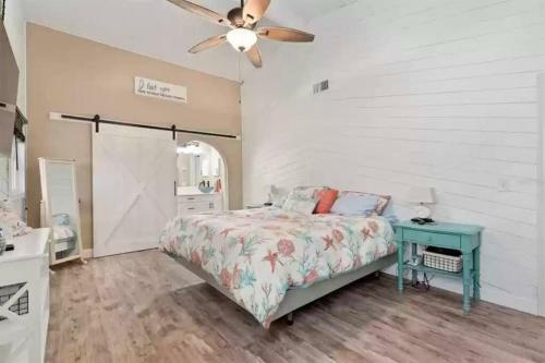Fully Remodeled Family Beachhouse-walk To Beach.