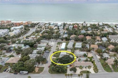 Fully Remodeled Family Beachhouse-walk To Beach.