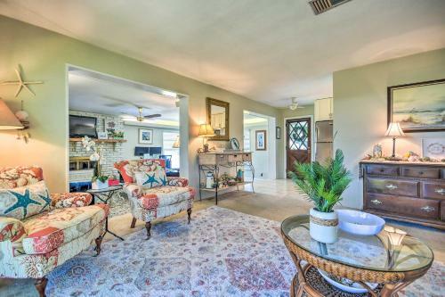 Fort Walton Beach Cottage With Private Yard!