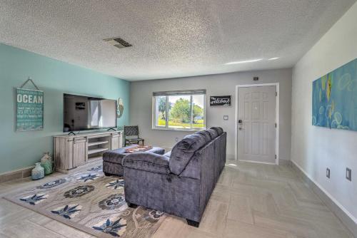 Canalfront Home Kayakers Paradise With Deck!