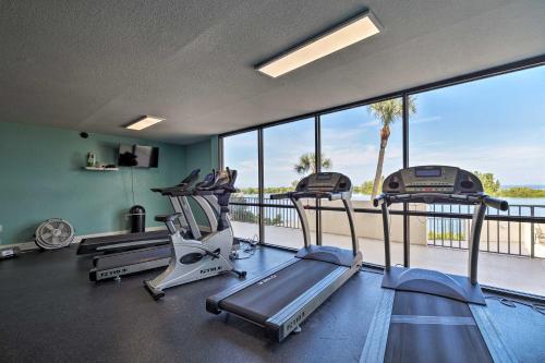 Apartamento Hudson Resort Condo With Private Beach Access!