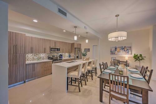 Apartamento Chic Fort Myers Condo With Community Amenities!
