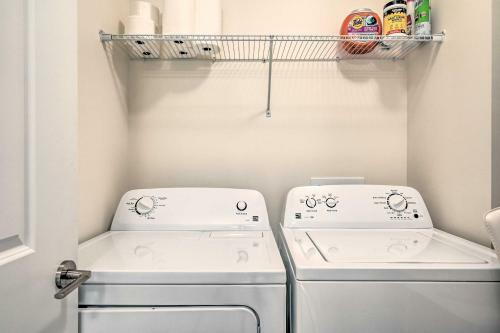 Apartamento Chic Fort Myers Condo With Community Amenities!