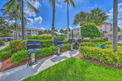 Apartamento Chic Fort Myers Condo With Community Amenities!