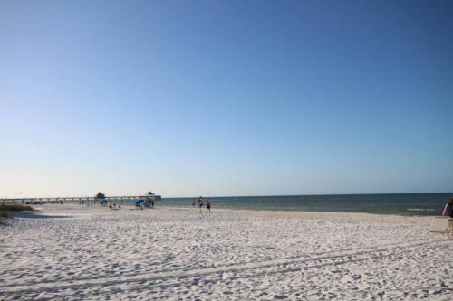 Upper Villa - Sunset Cottage At The Beach