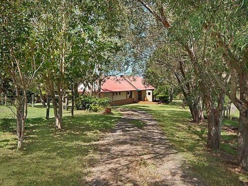 "toad Hall" Byron Hinterland-tintenbar
