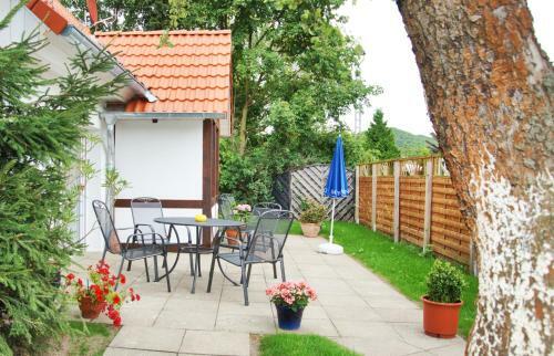 Gr�ne Oase Mit Pool