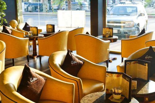 Mansour Plaza Hotel Apartments