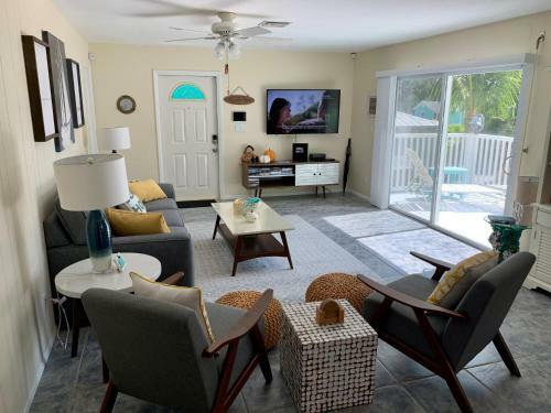 The Beach House With Heated Pool And Spa