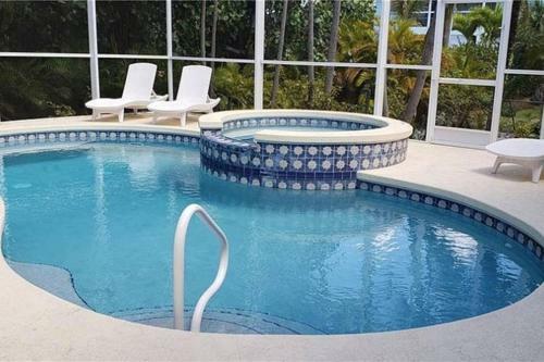 The Beach House With Heated Pool And Spa