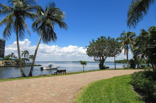 Harbour Pointe North 127 By Kathy Nesbit Vacations