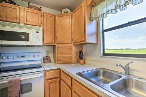 Sunny Sebring Villa With Screened Porch And Grill