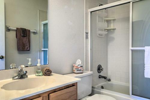 Sunny Sebring Villa With Screened Porch And Grill