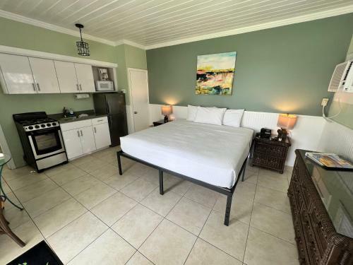 Hotel Breezy Palms Resort