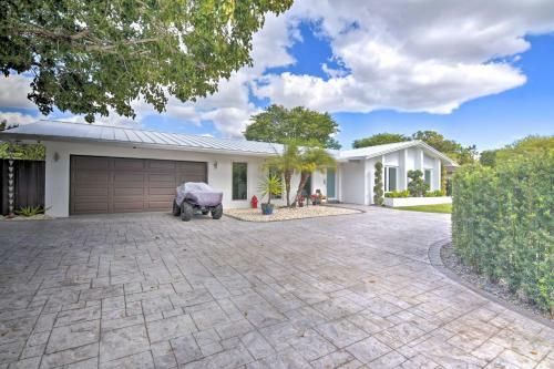 Miami Home Outdoor Pool With Slide And Fire Pit!