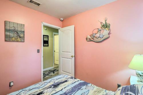 Jacksonville Beach Getaway With Private Yard!