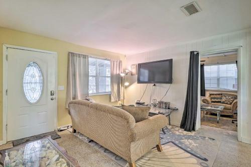 Jacksonville Beach Getaway With Private Yard!