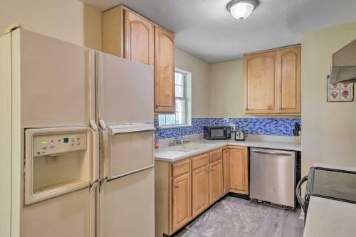 Jacksonville Beach Getaway With Private Yard!