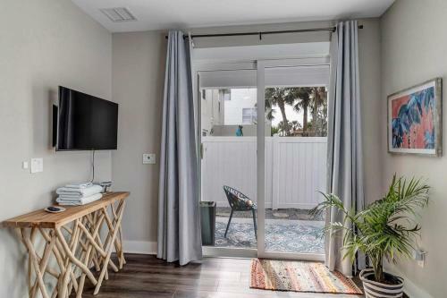 Palm Oasis North Jax Beach