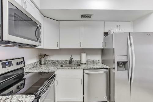Apartamento Direct Oceanfront Condo - Large Pool - Steps To Beach - Sleeps 6