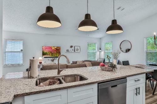 Atlantic Beach Refreshing Retreat