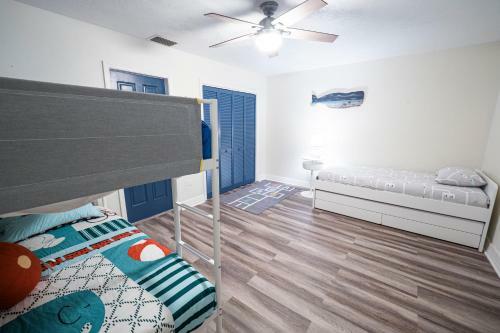 Newly Renovated 3br2ba Duplex With Private Dock
