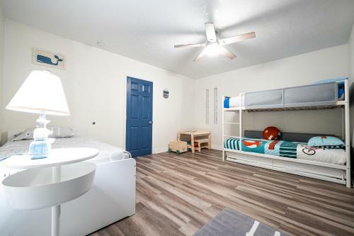 Newly Renovated 3br2ba Duplex With Private Dock