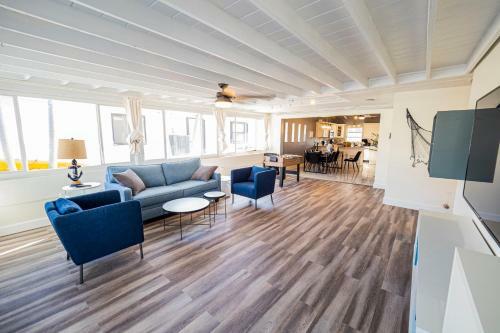 Newly Renovated 3br2ba Duplex With Private Dock
