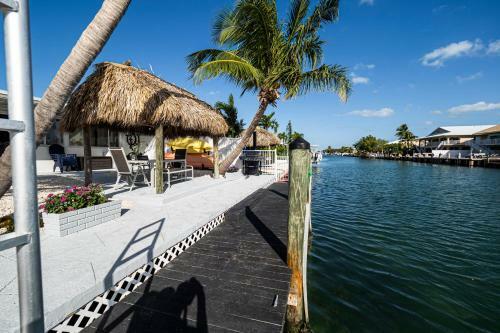 Newly Renovated 3br2ba Duplex With Private Dock