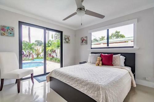Private, Quiet Pool House Perfect For Relaxing