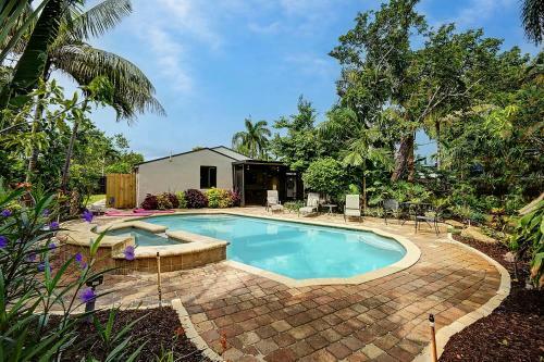 Fantastic 3 Bedroom Heated Salt Pool Home 3 Blocks From Wilton Drive