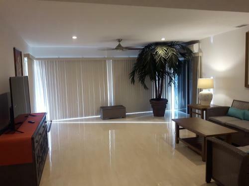 2700 Palms Lauderdale