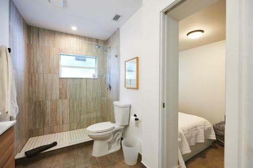 3 Bedrooms Apartment Step From The Beach