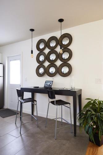 3 Bedrooms Apartment Step From The Beach