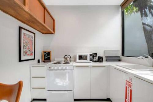 Hostal Walking Distance To Dining Bars Shops More