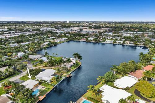 Palm Breeze Waterfront Delight