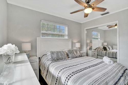 Palm Breeze Waterfront Delight