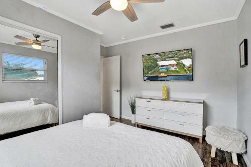 Palm Breeze Waterfront Delight