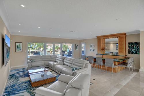Palms By The Sea Villa