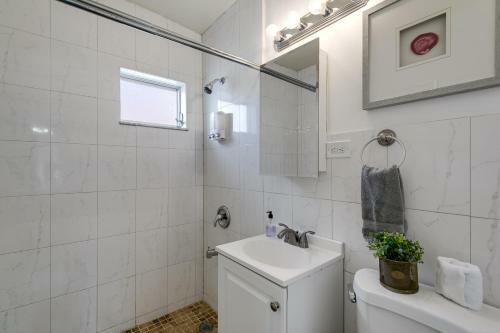 Apartamento Bright: Central 1br - Kingbed - Smart-tvs - Parking